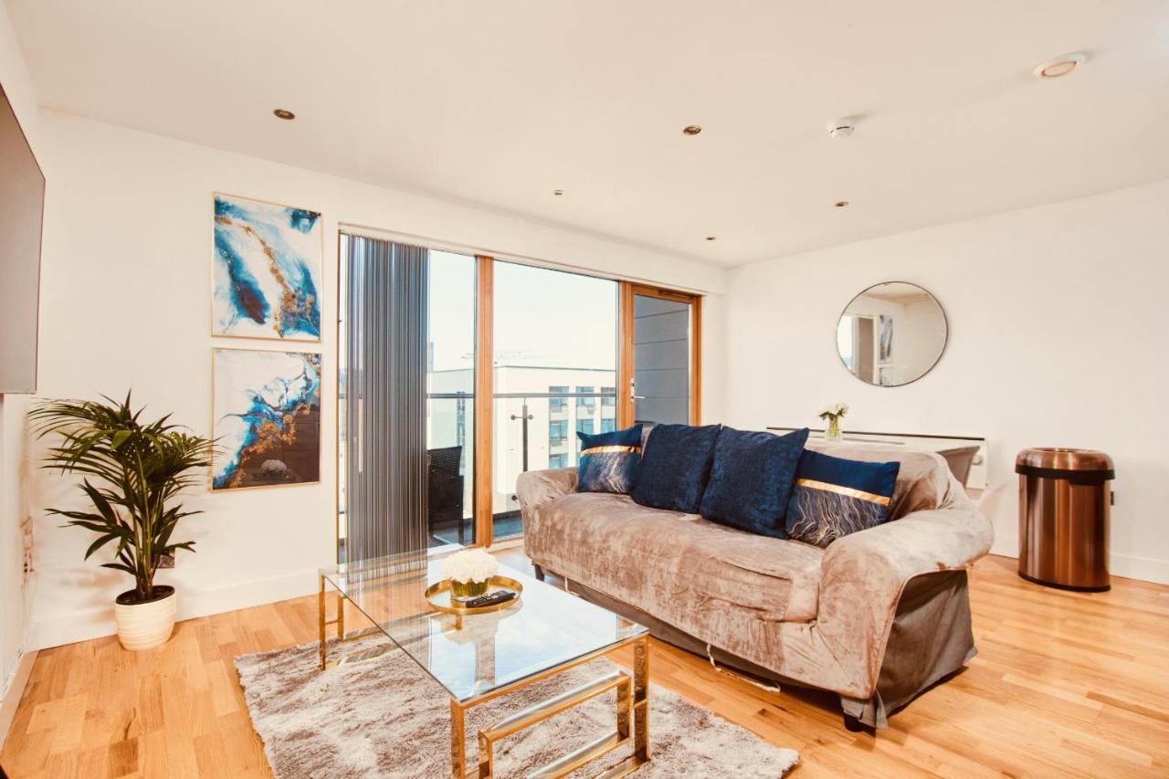 King Deluxe City Apt Large Space& Free Parking! No Balcony Leeds  Exterior foto